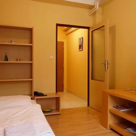 Global Hotel